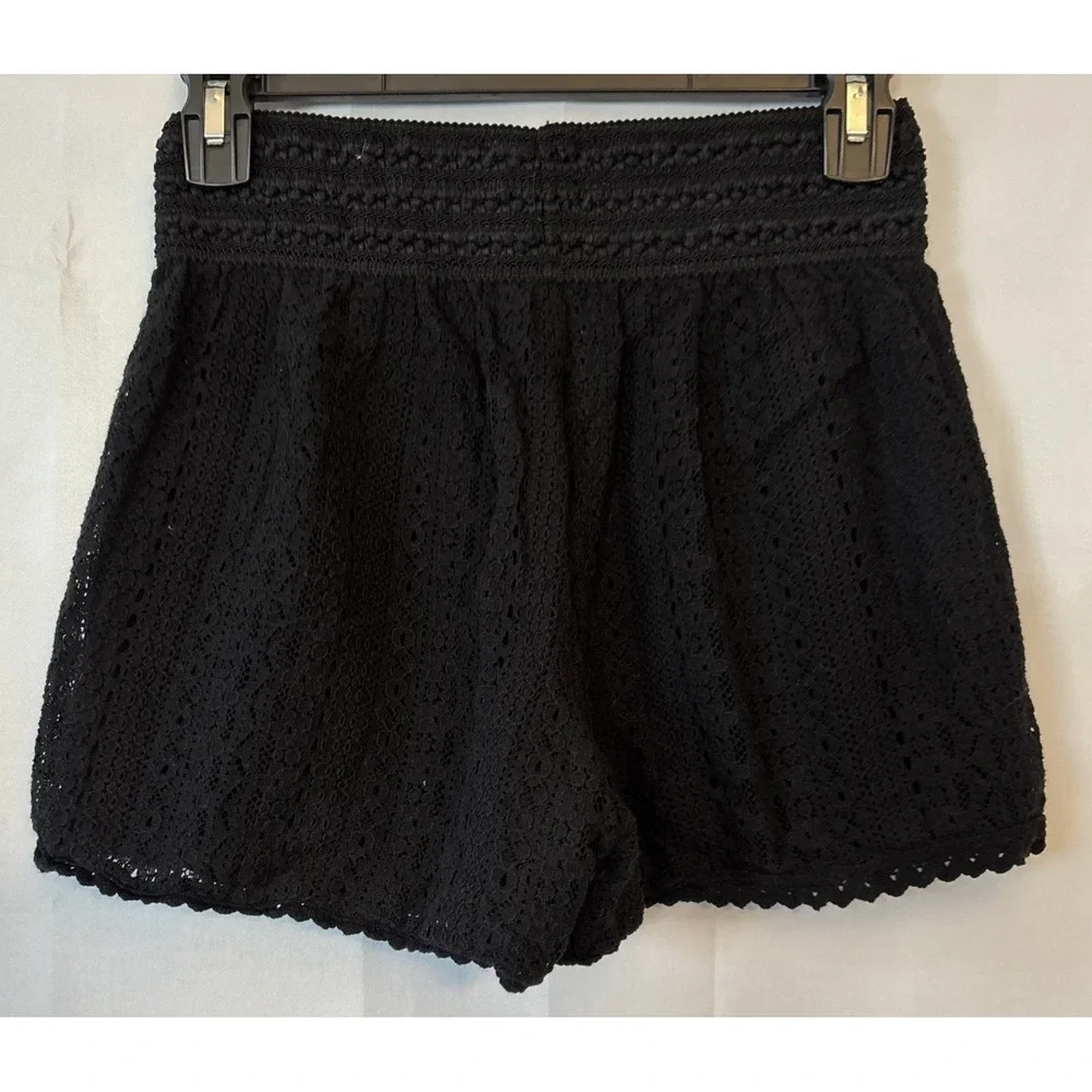 Black Lined Crochet shorts w/elastic Waist Size S Casual Summer Beach Shorts